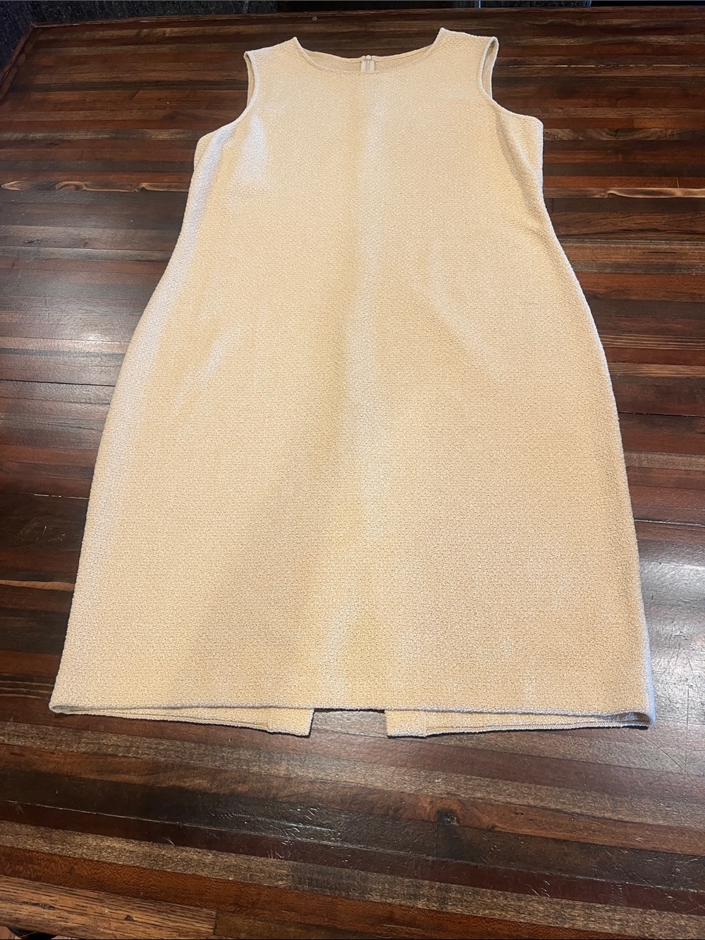 St John Sleeveless Tan Cream Textured Shift Dress size 12 wool blend